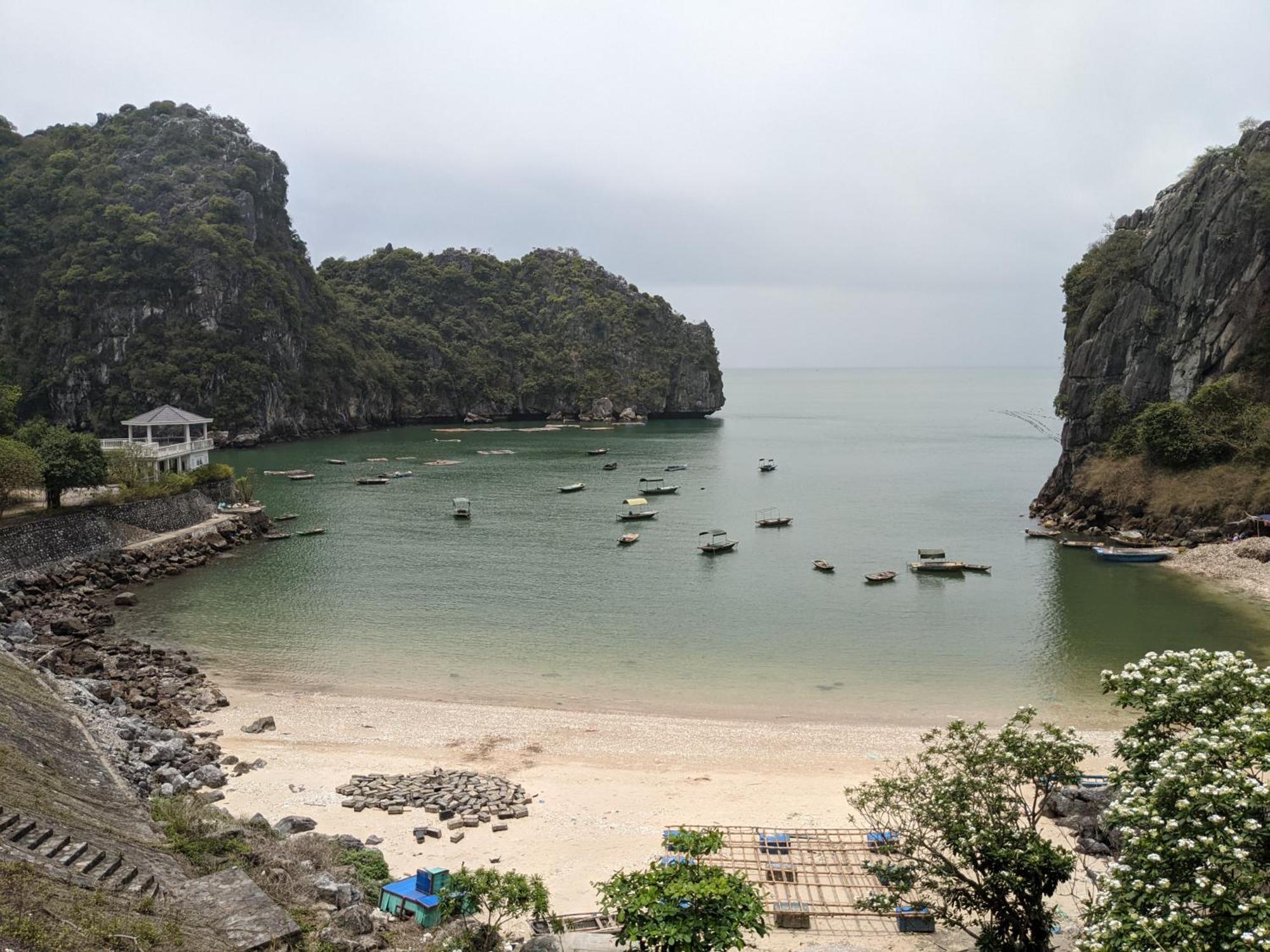 होटल Tung Quang 2*